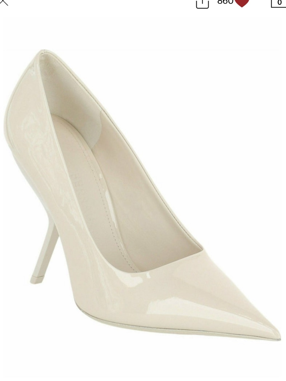 Women’s Classic Pointed Toe Patent Pump in Cream
